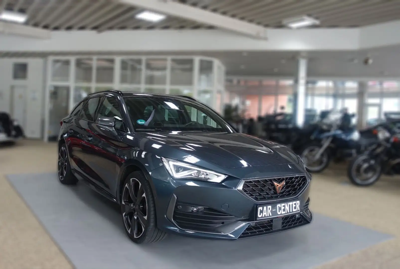CUPRA Leon Sportstourer e-Hybrid; NAV ACC LAN XL-Paket Grijs - 1