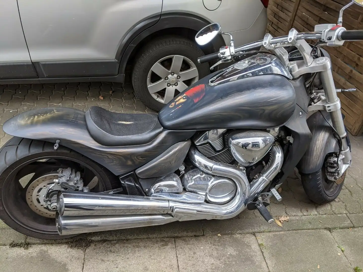 Suzuki Intruder M Fekete - 1