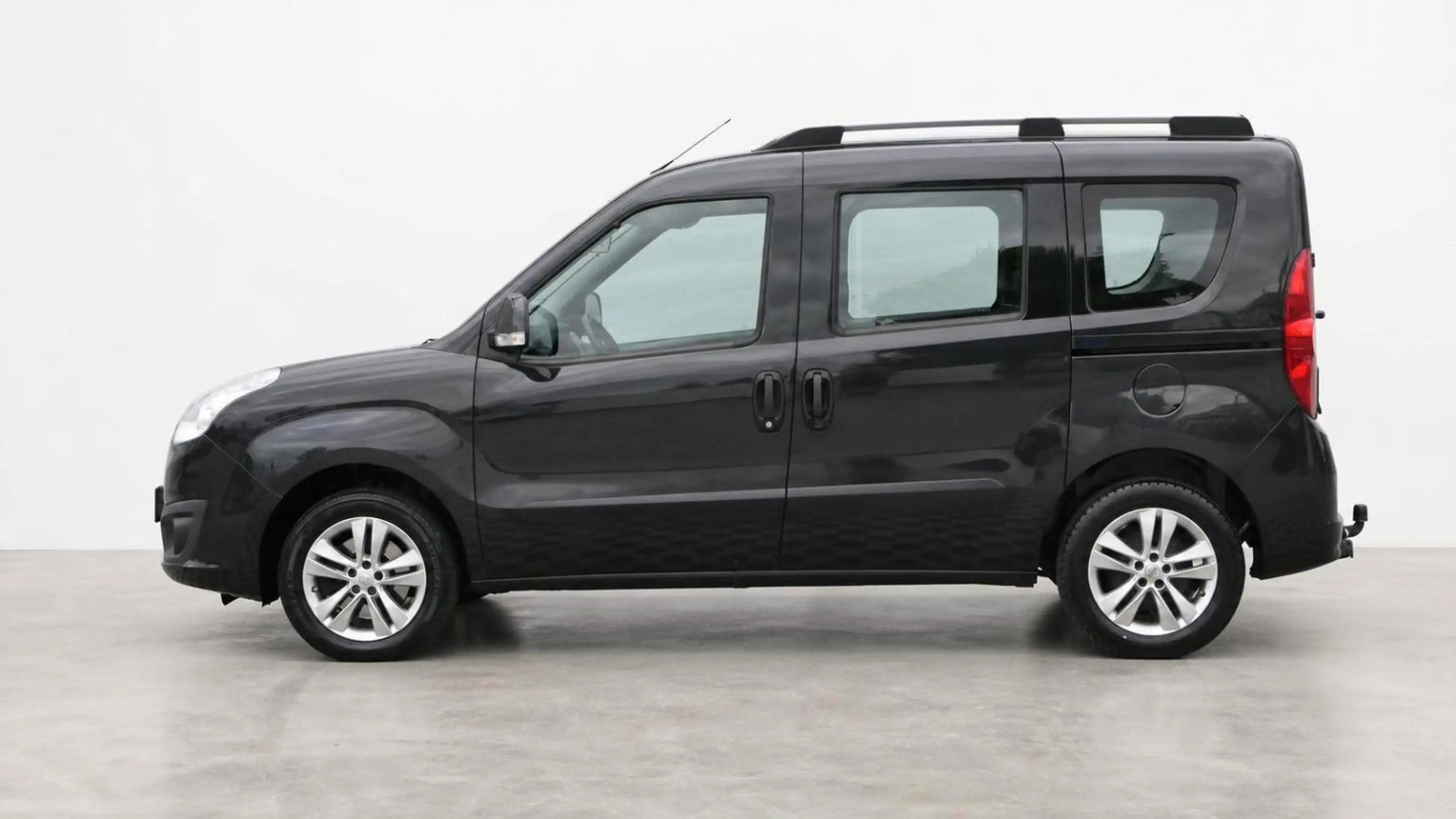 Opel Combo Life Combo D 1.4 Colorado*Sitzheizung*PDC*AHK* — photo 3