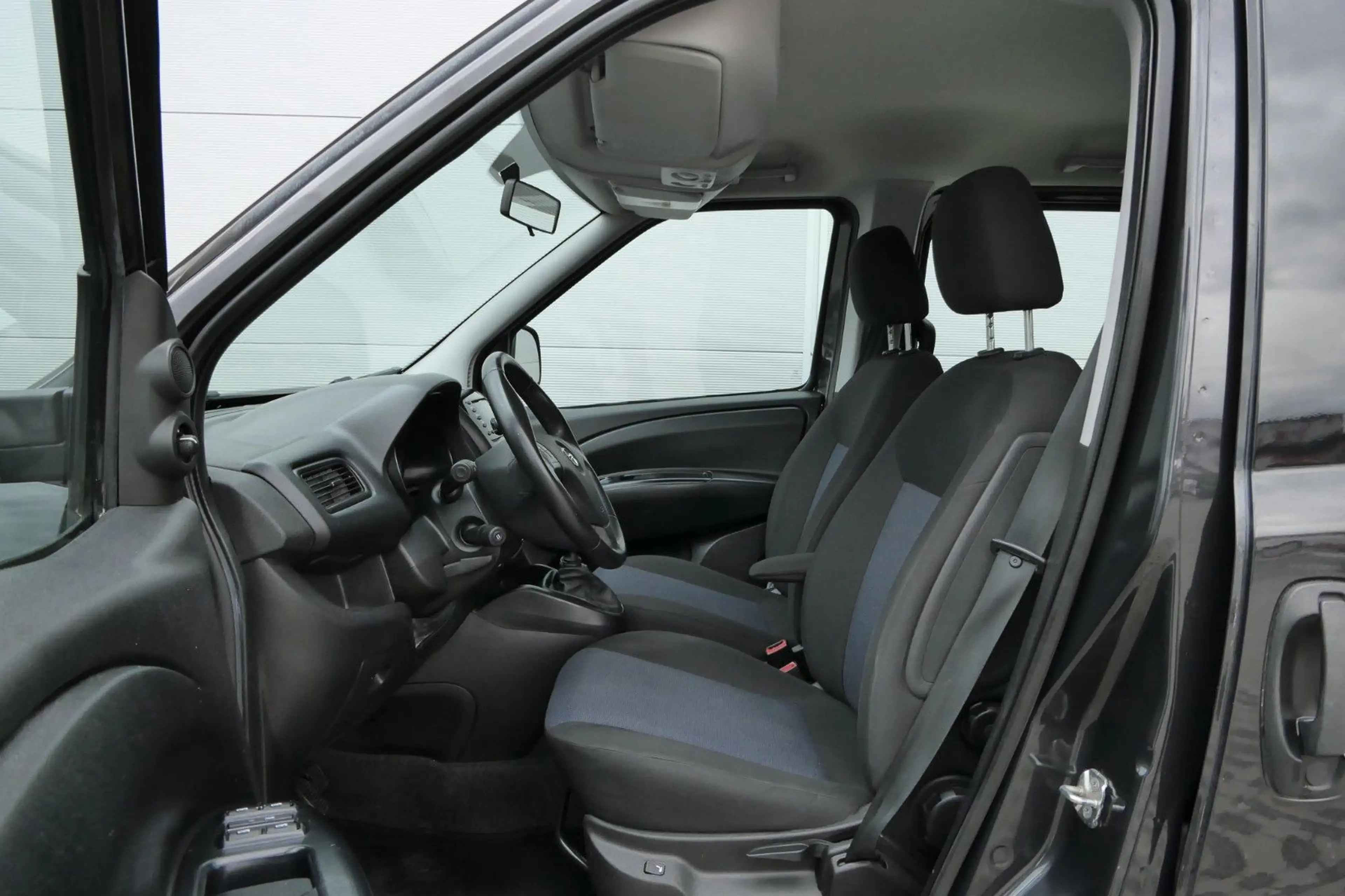 Opel Combo Life Combo D 1.4 Colorado*Sitzheizung*PDC*AHK* — photo 11