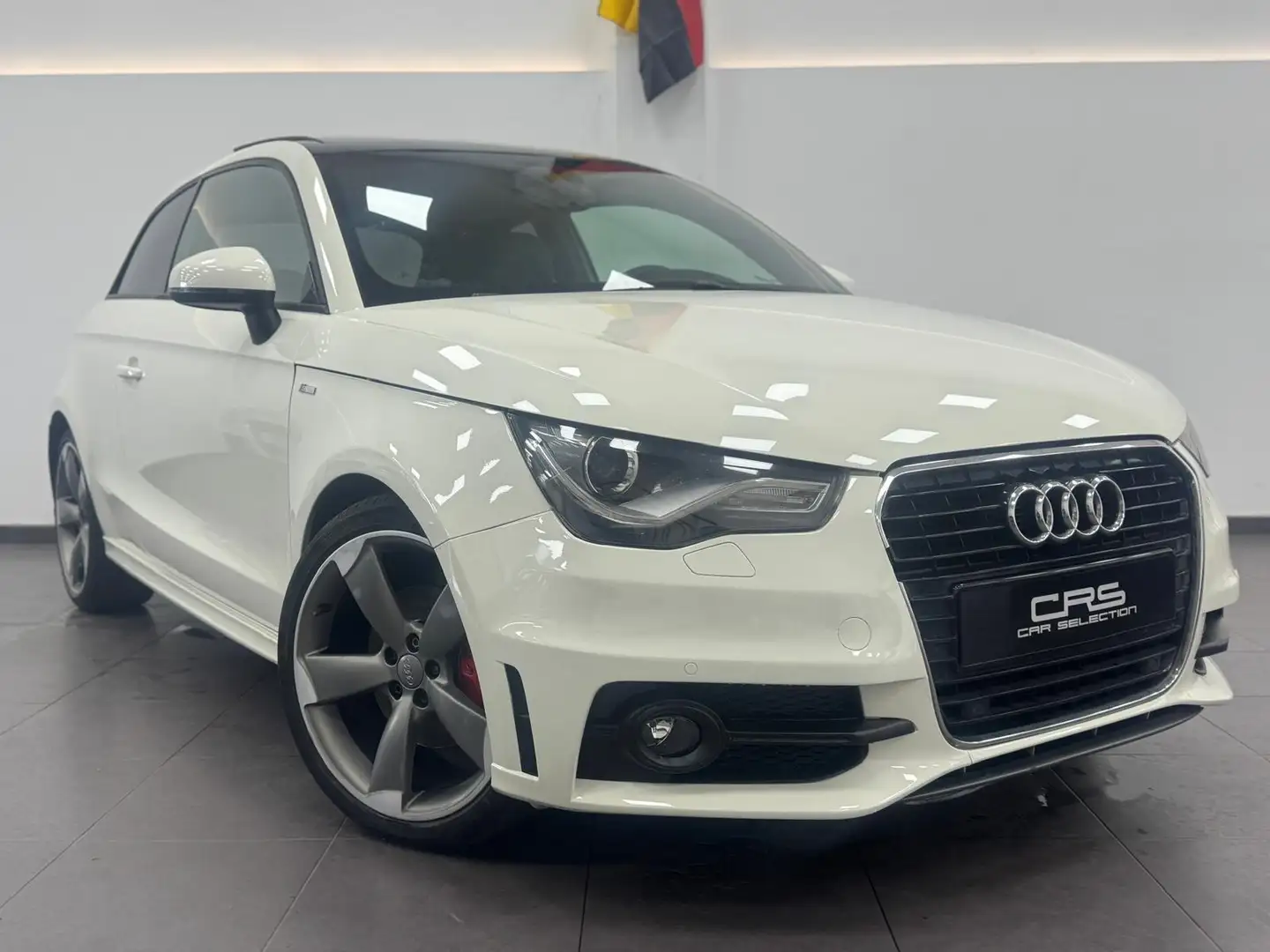 Audi A1 Sportback 1.6TDI Attraction 105 Zwart - 1