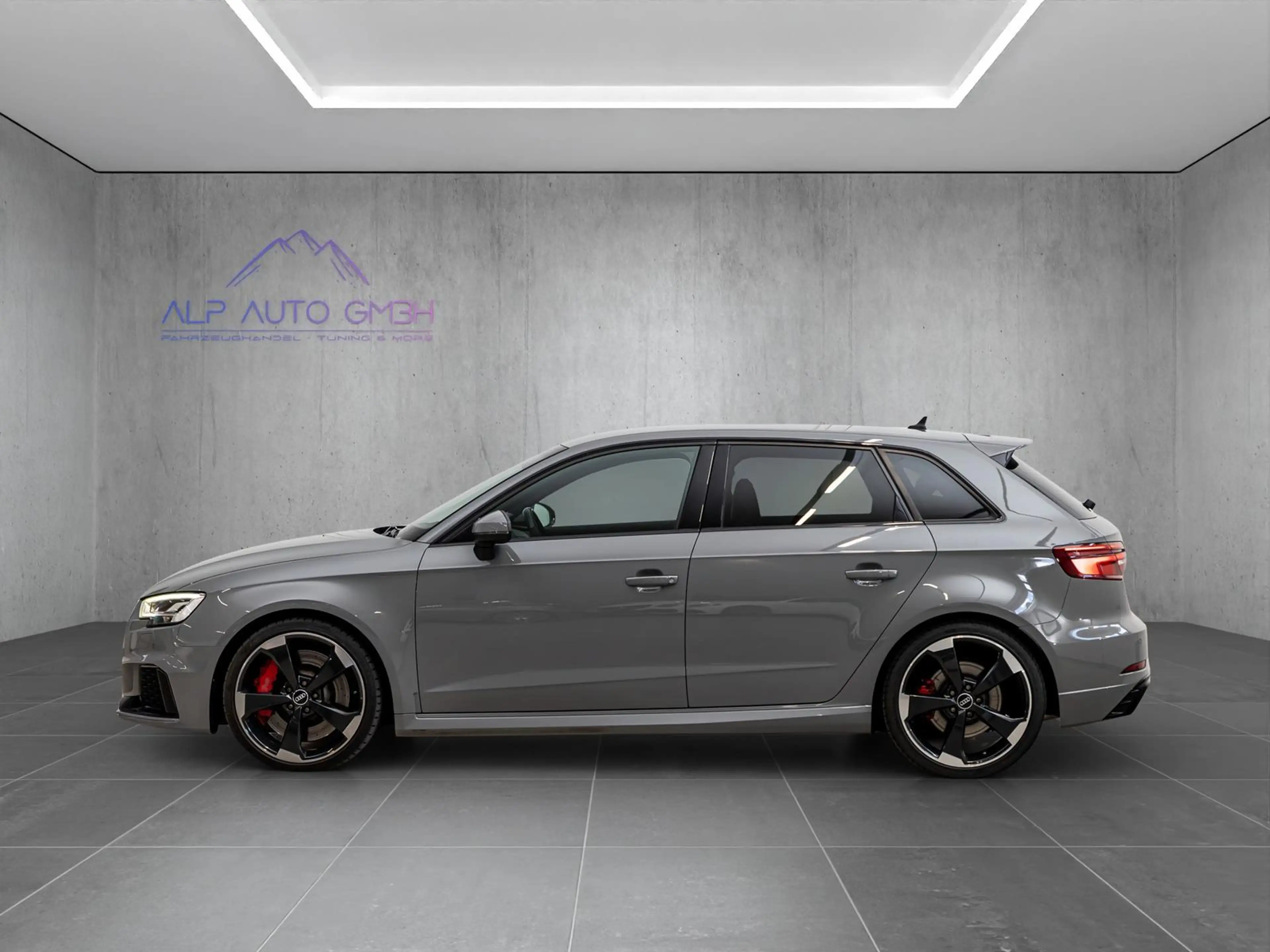 Audi RS3 2.5 TFSI/Q/2.5 TFSI/VC/CARPLAY/RS-SITZE/LED — photo 4