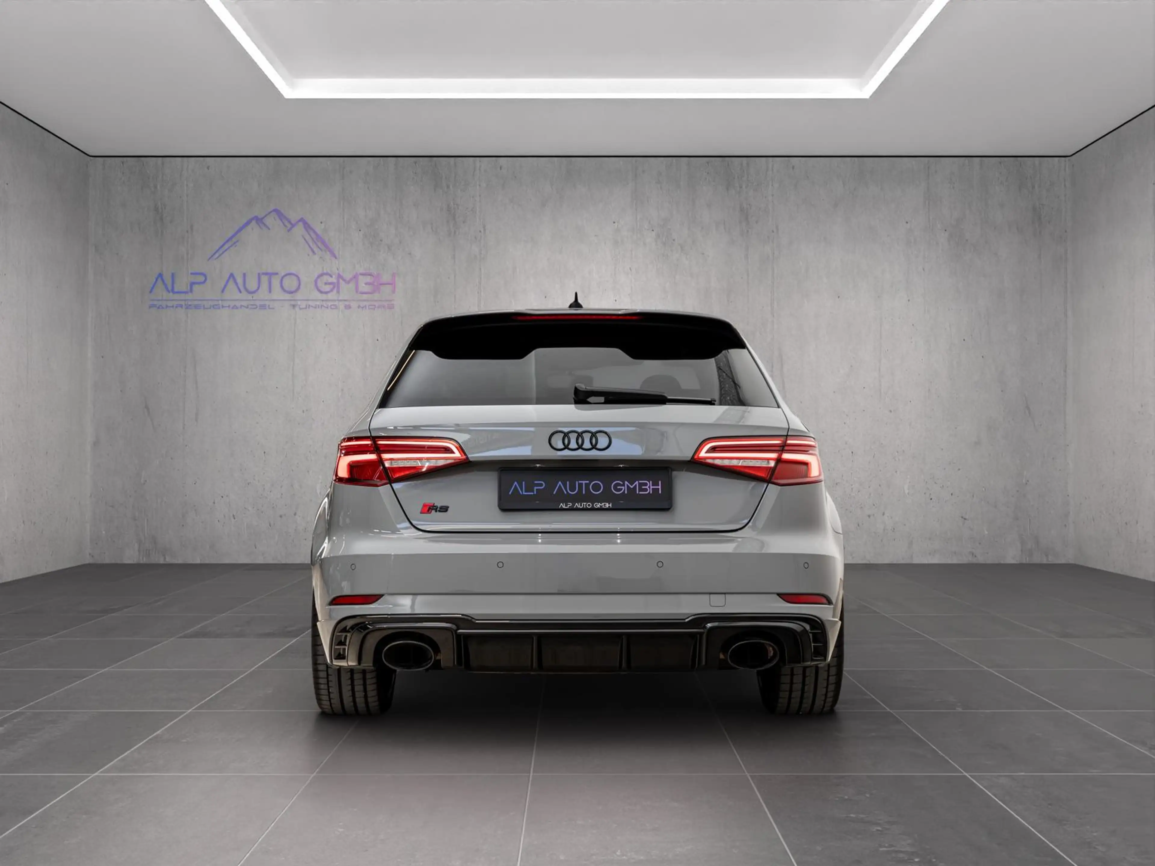 Audi RS3 2.5 TFSI/Q/2.5 TFSI/VC/CARPLAY/RS-SITZE/LED — photo 6
