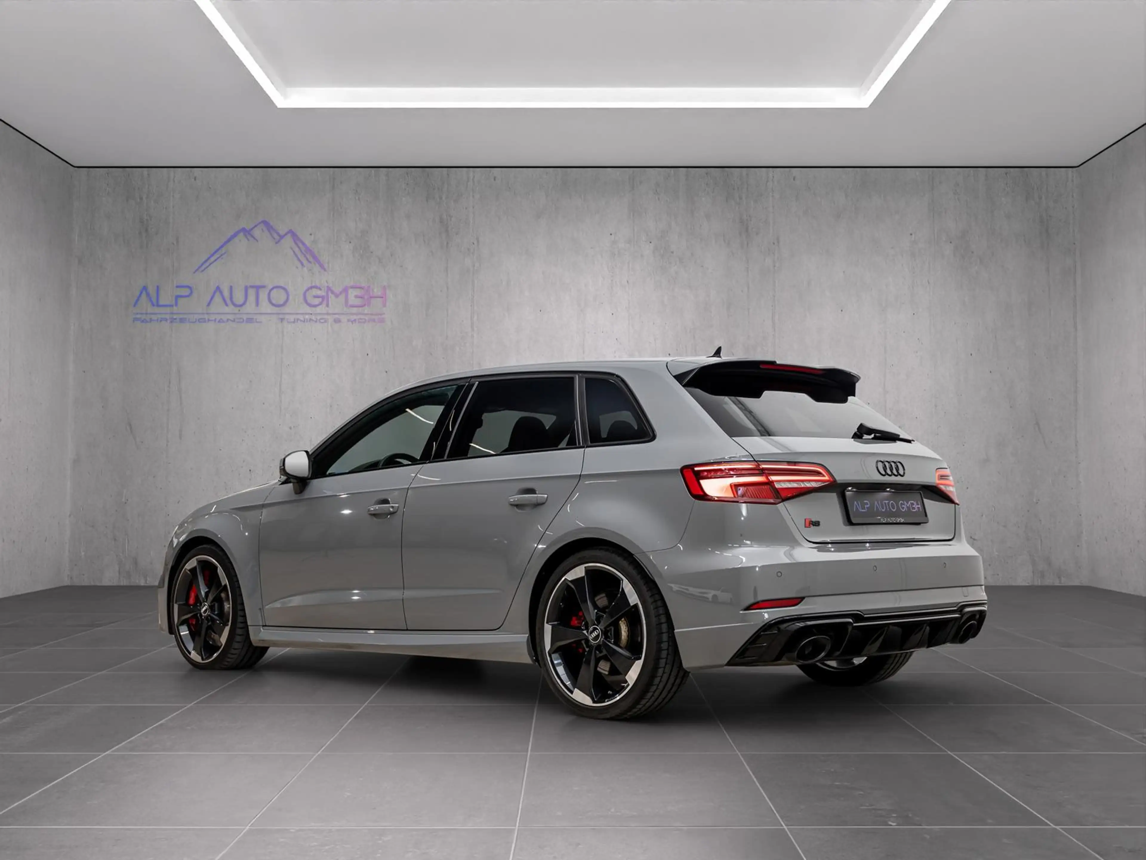 Audi RS3 2.5 TFSI/Q/2.5 TFSI/VC/CARPLAY/RS-SITZE/LED — photo 5