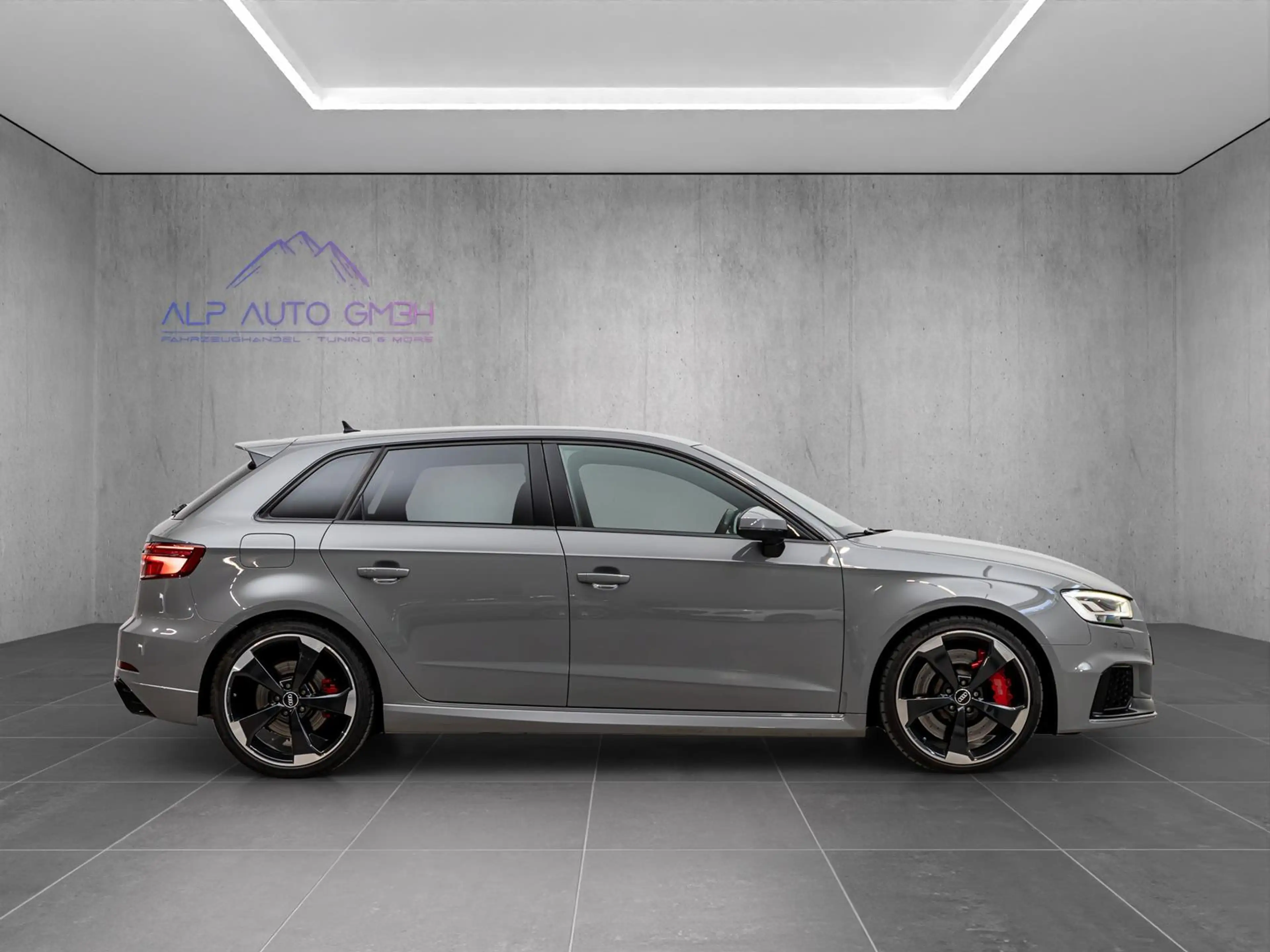 Audi RS3 2.5 TFSI/Q/2.5 TFSI/VC/CARPLAY/RS-SITZE/LED — photo 8