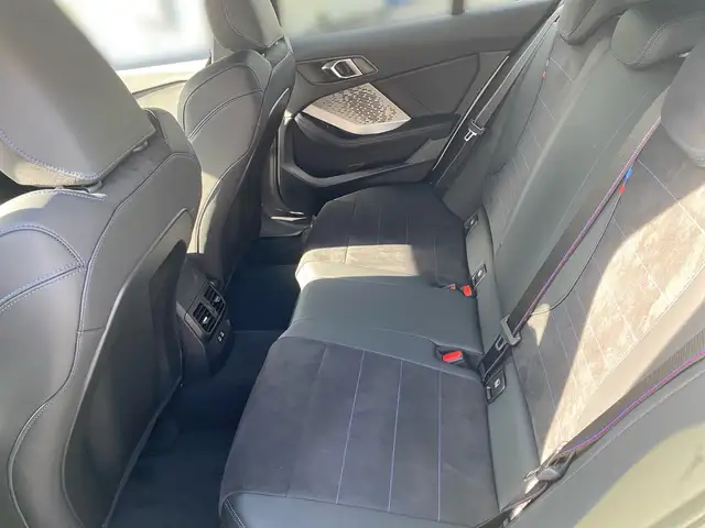 BMW 1 Series view 11