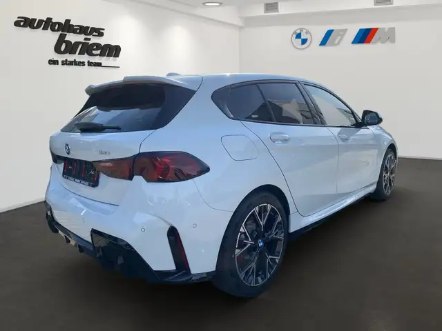 BMW 1 Series view 3