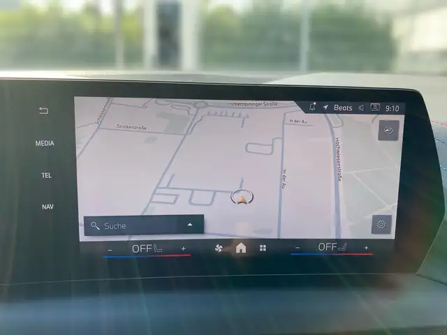 BMW 1 Series view 9
