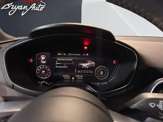 Audi TT view 7