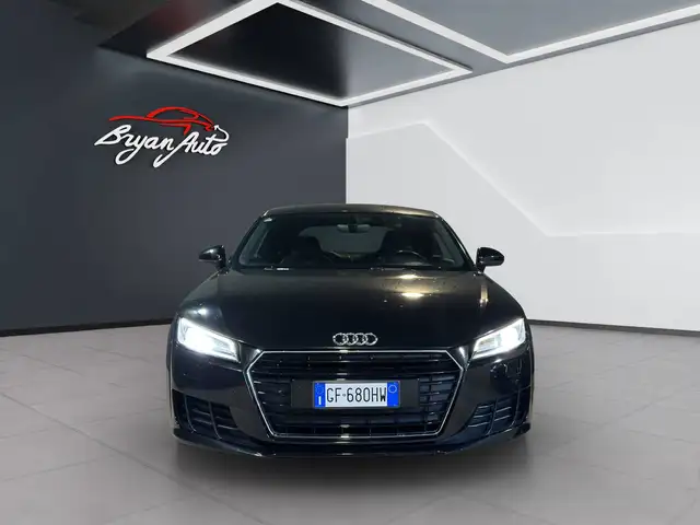 Audi TT view 3