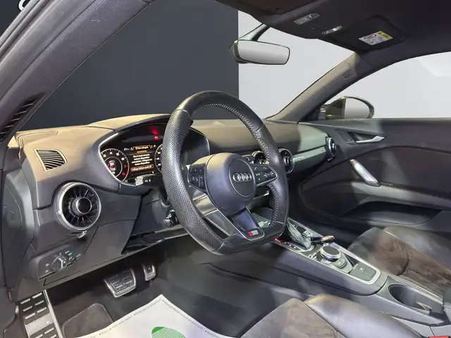 Audi TT view 10