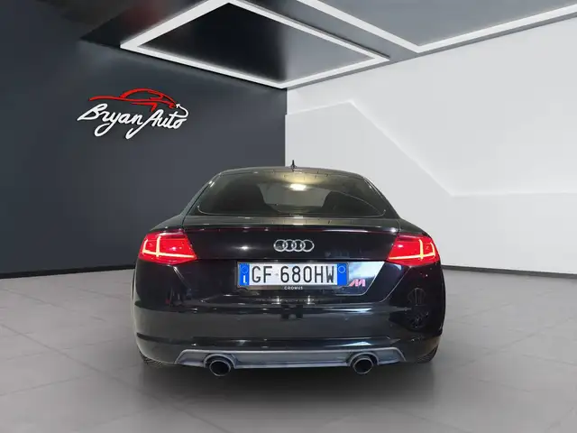 Audi TT view 5