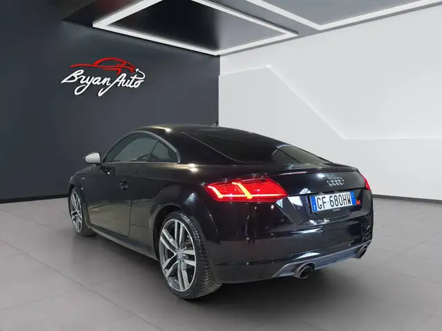 Audi TT view 4