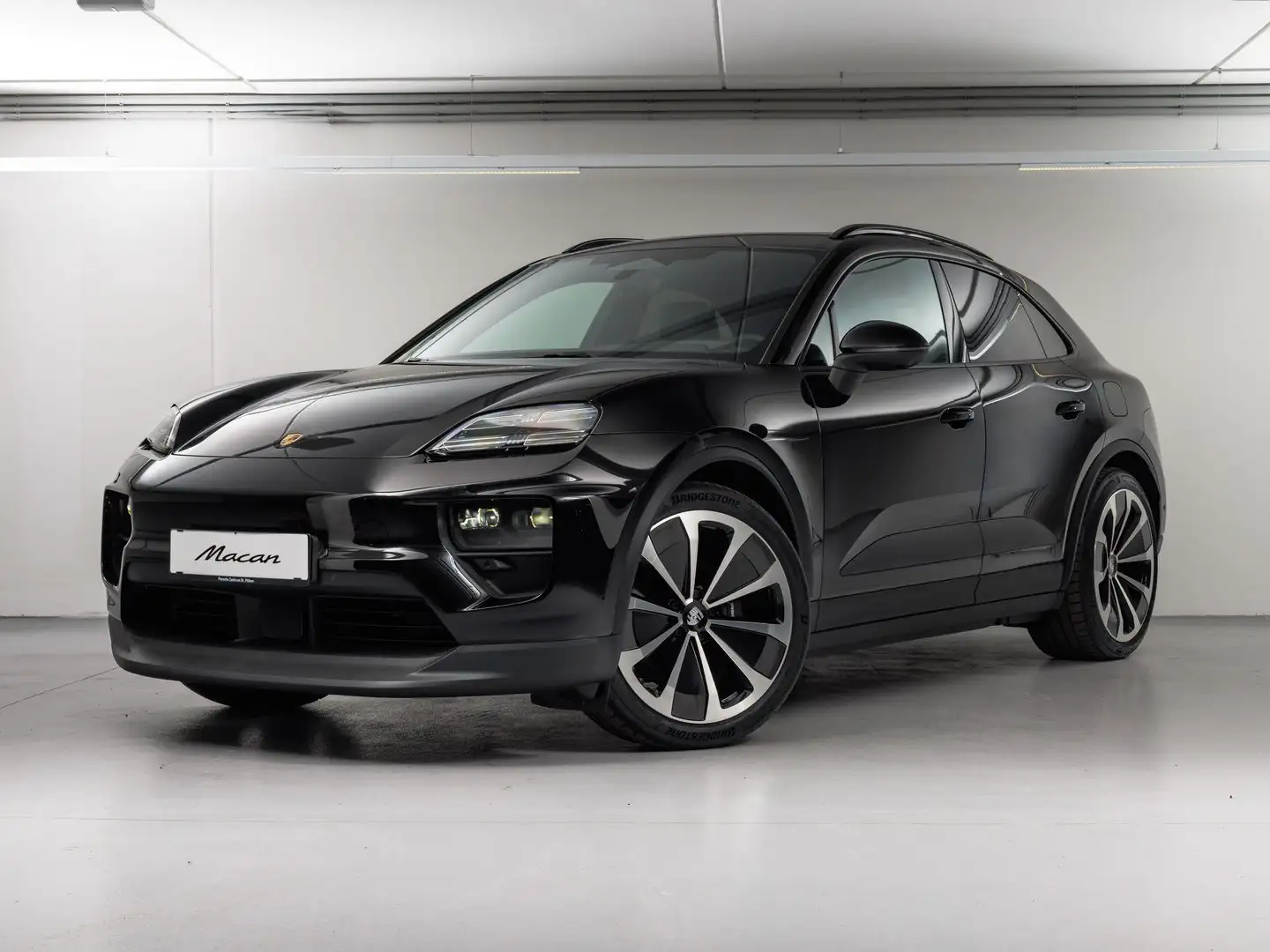 Porsche Macan 4 Schwarz - 1