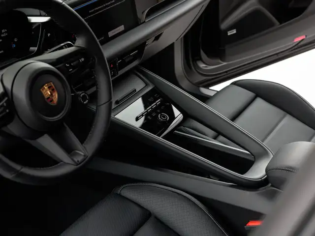Porsche Macan 4 Ansicht 25