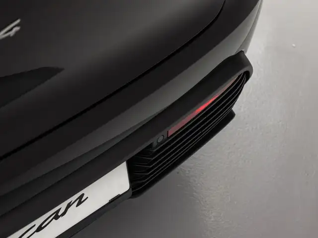 Porsche Macan 4 Ansicht 16