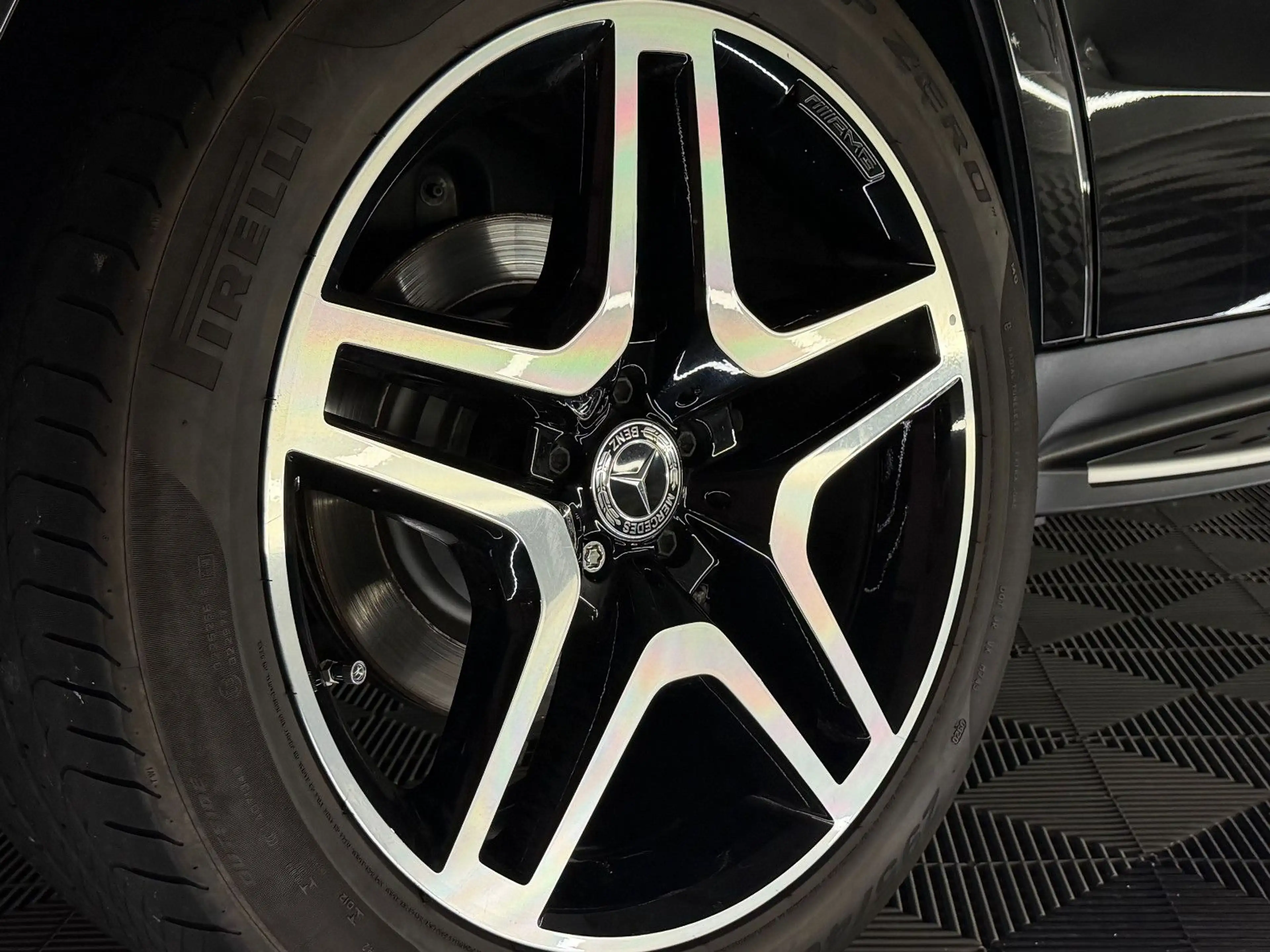 Mercedes-Benz GLS 350 d 4Matic AMG-LINE/PANO/AHK/DAB/7-SITZER — photo 15