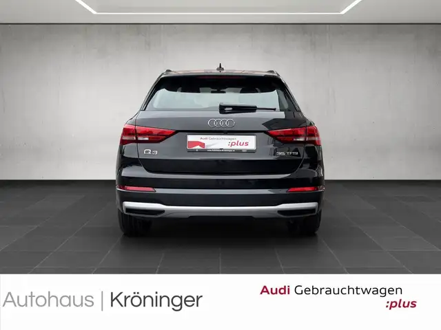 Audi Q3 view 6