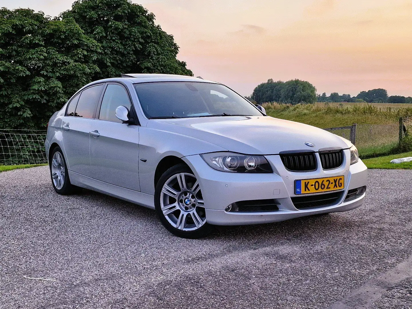 BMW 320 BMW 320i 2.0 AUT 2007! Nw Apk! Nette Auto! Full! Zilver - 1