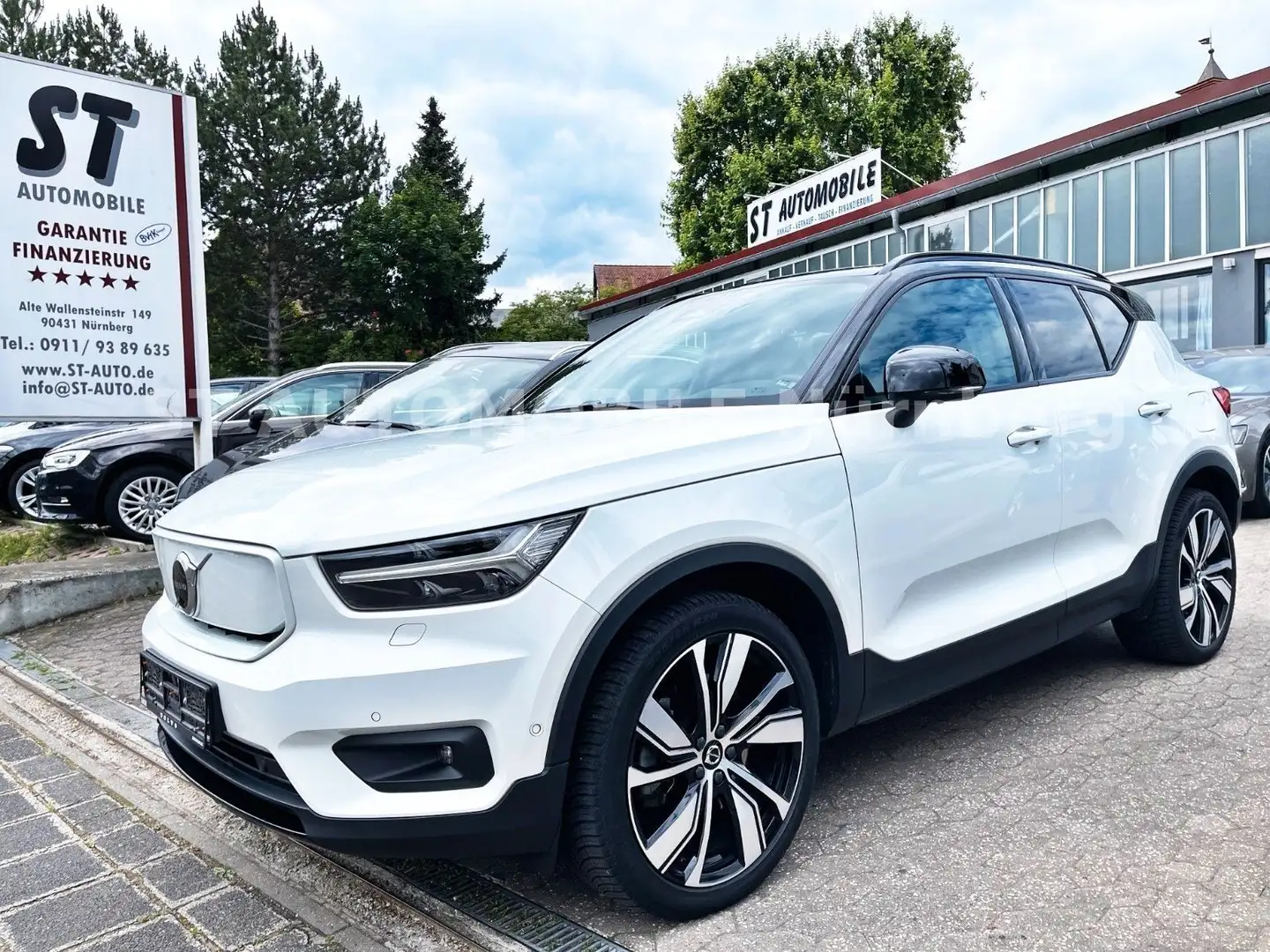 Volvo XC40 ProRecharge Twin Pure Electric AWD R-Design Weiß - 1