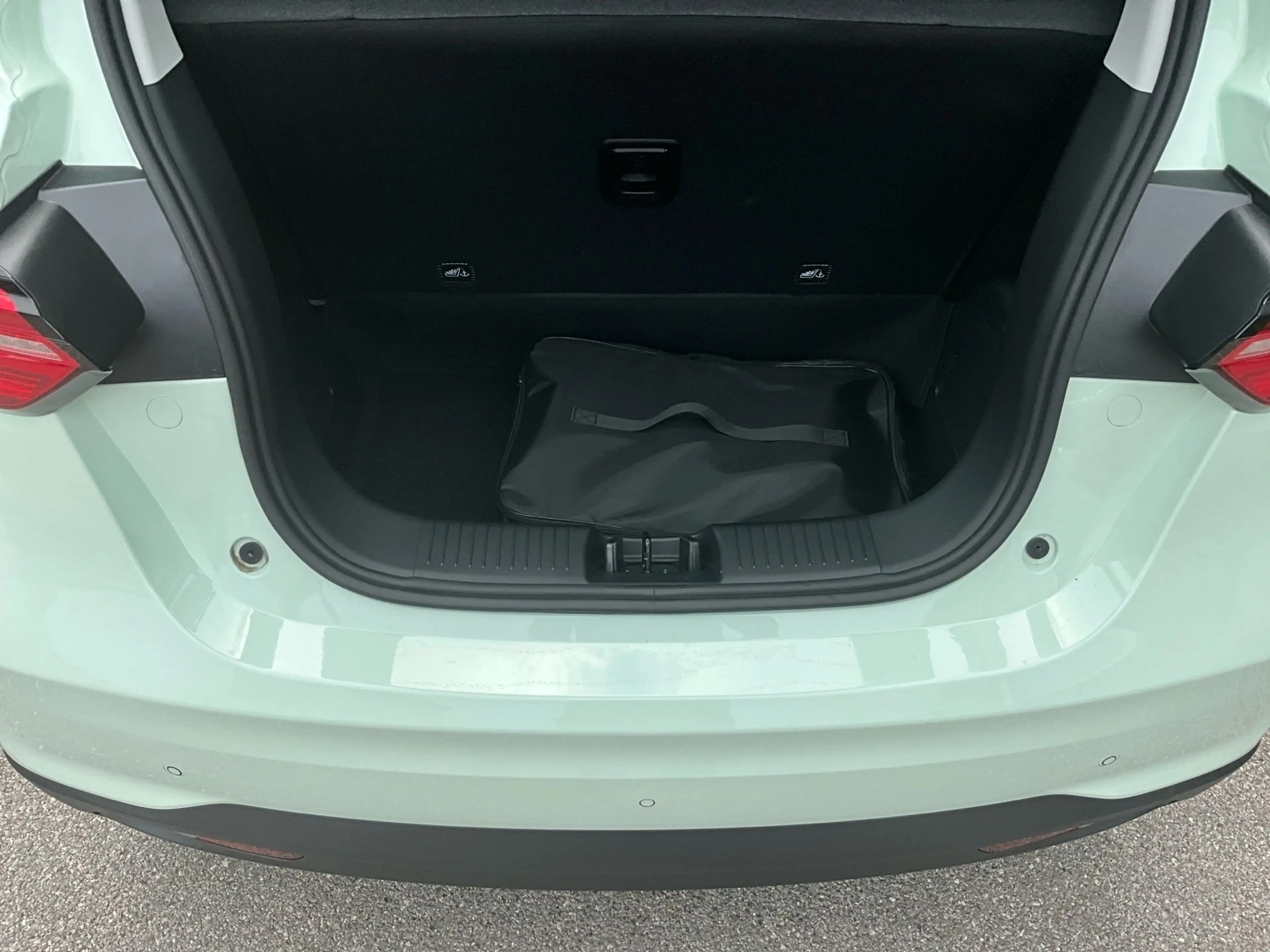 Leapmotor T03 37 70 kW BEV ACC AUT Kam. KeyLess KlimaA LM — photo 12