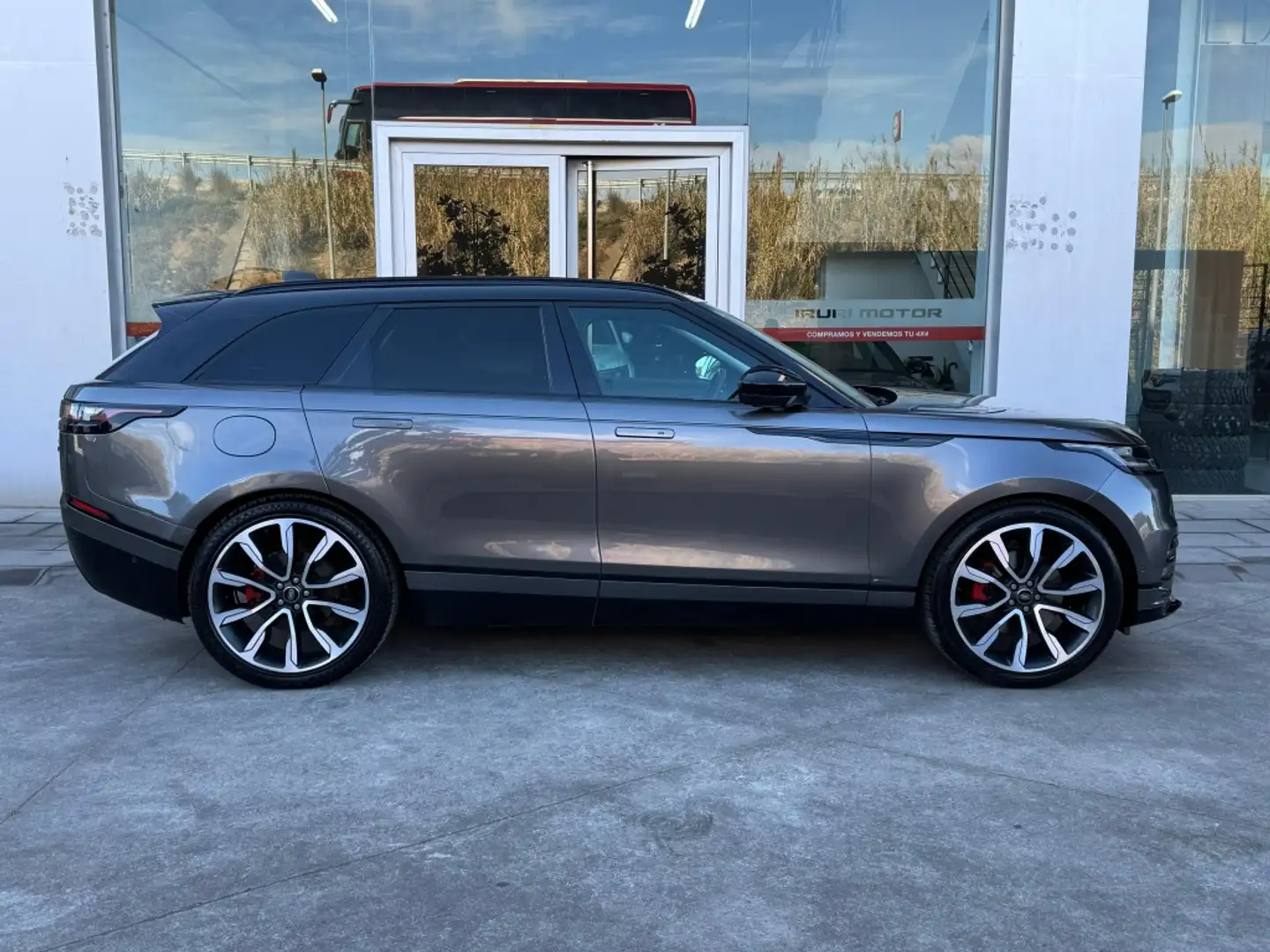 Land Rover Range Rover Velar 3.0D R-Dynamic HSE 4WD Aut. 300 Plateado - 1