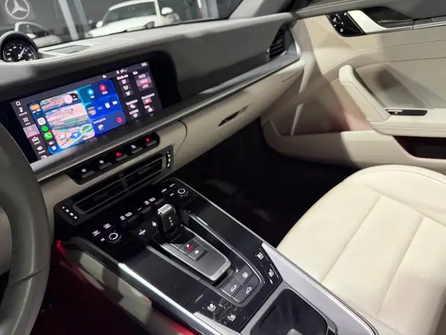 Porsche 911 view 14