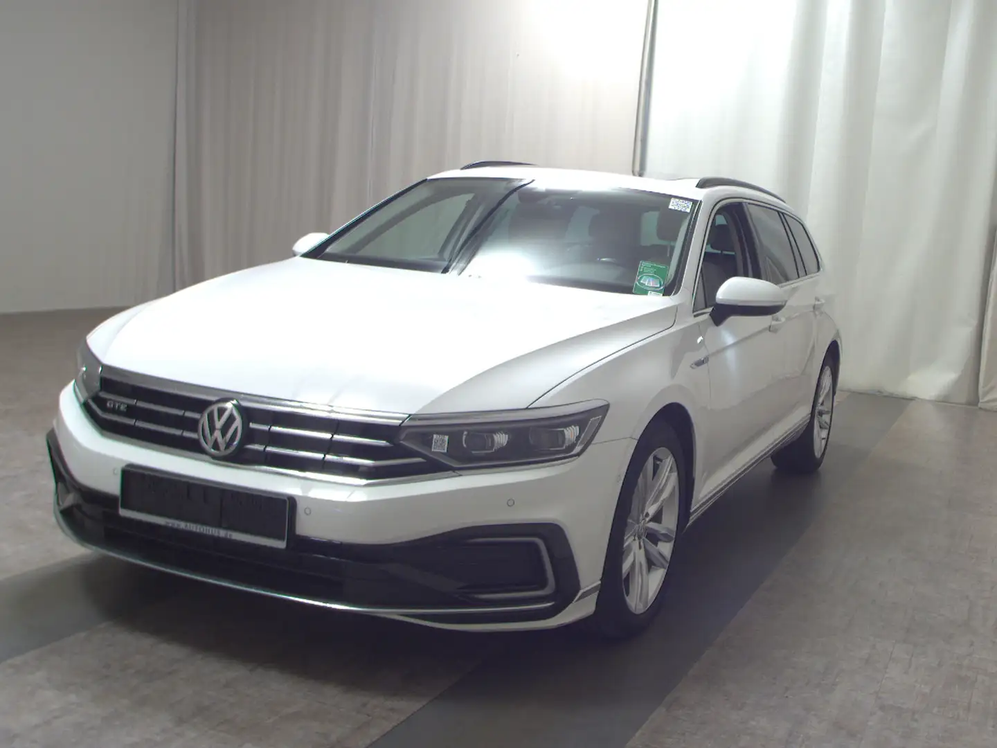 Volkswagen Passat Var. GTE 1.4 TSI Navi LED DC Pano ACC DCC Weiß - 2