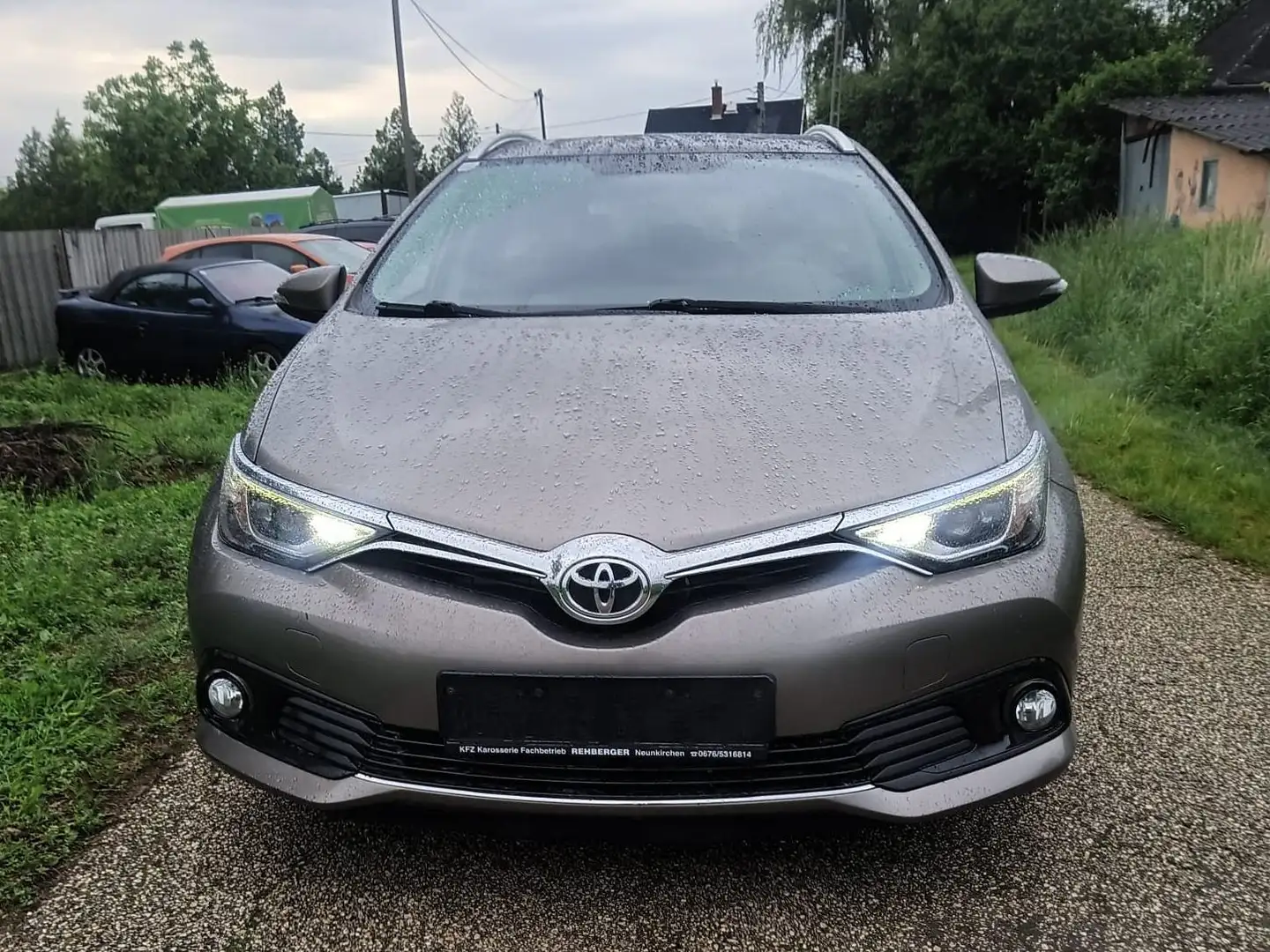 Toyota Auris 1,6 D-4D Active Braun - 2