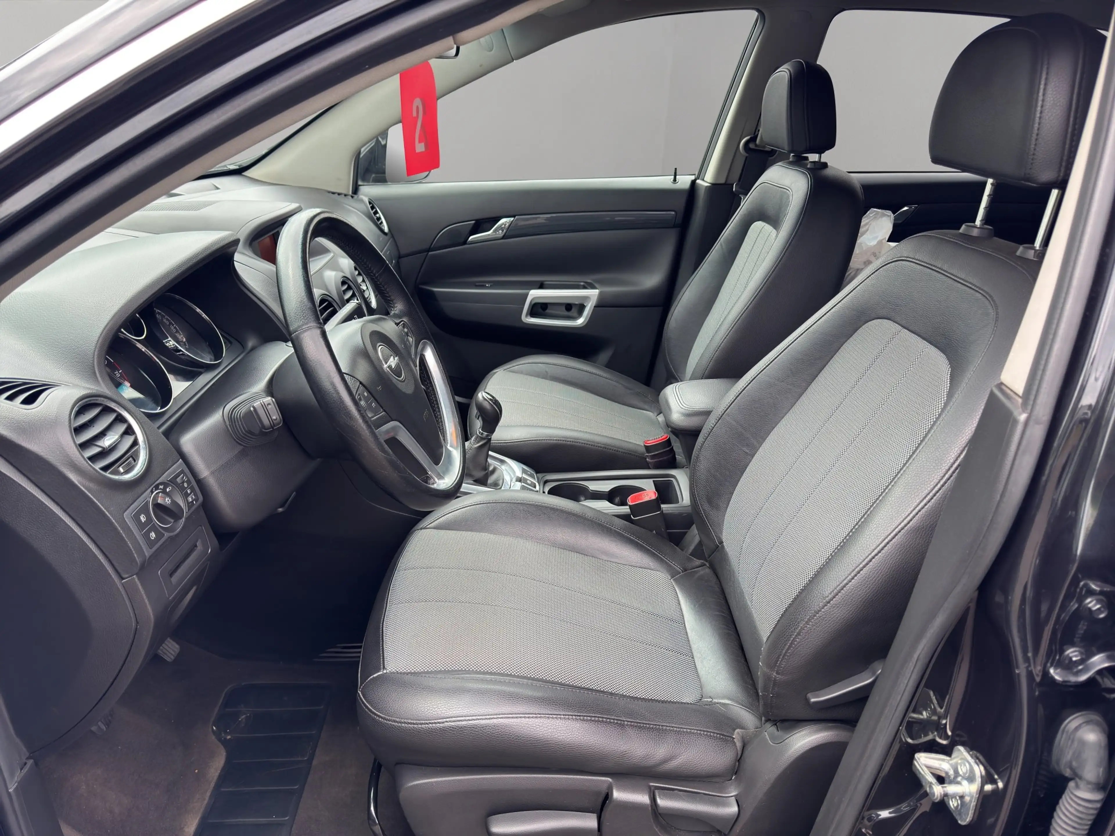 Opel Antara Design Edition 4x2 — photo 11