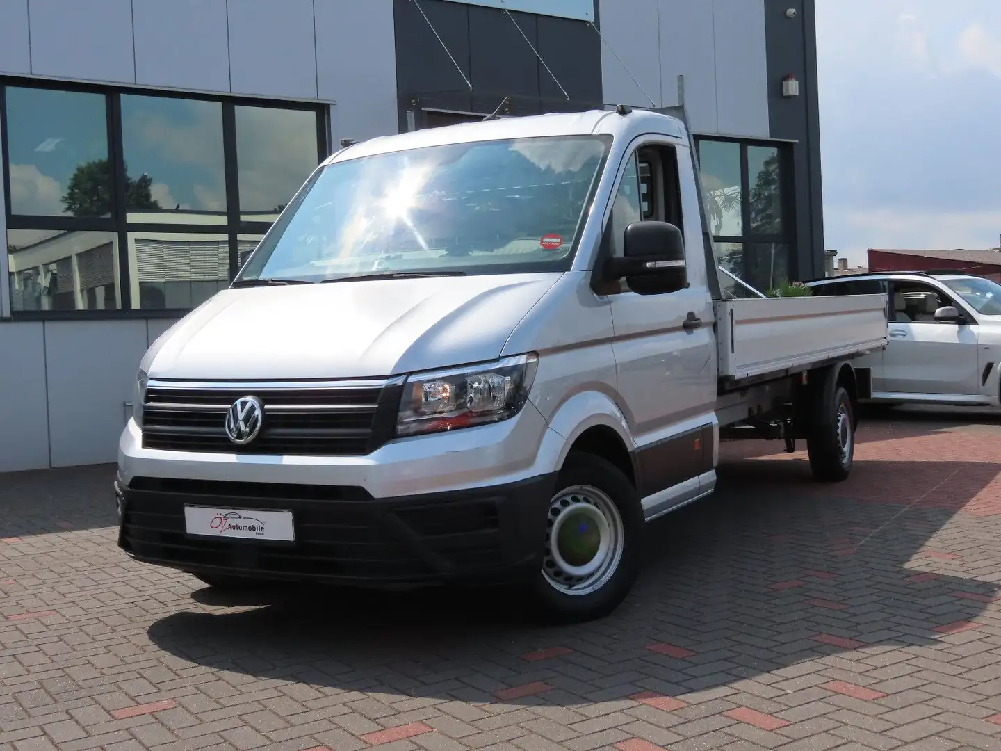 Volkswagen Crafter 2.0 CR TD Pritsche 35 lang FWD Aut. Silber - 2