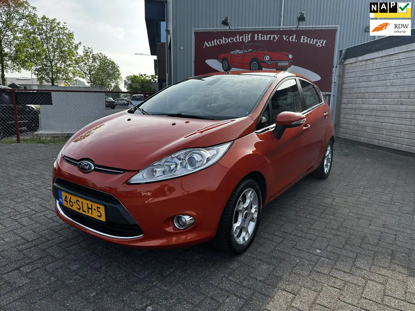 Ford Fiesta 1.25 Titanium Climate Control | Cruise Control | 4 Oranje - 1