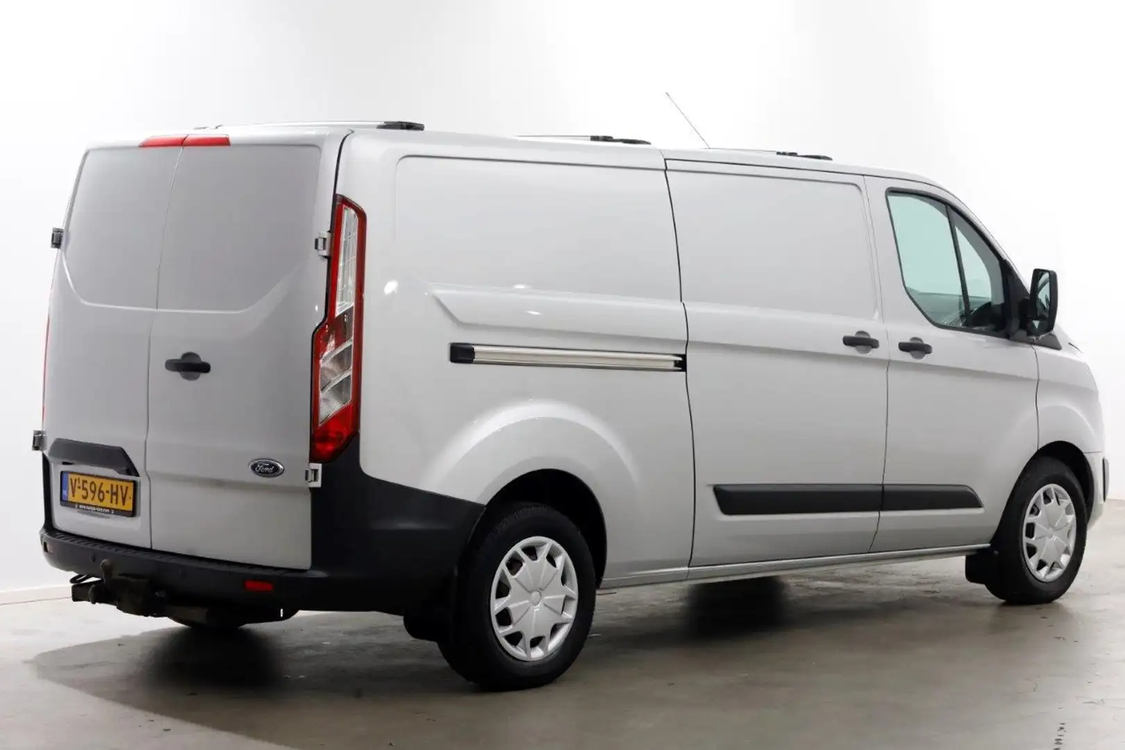 Ford Transit Custom 2.0 TDCI 130pk E6 Automaat L2H1 Trend 2x Schuifdeu Zilver - 2