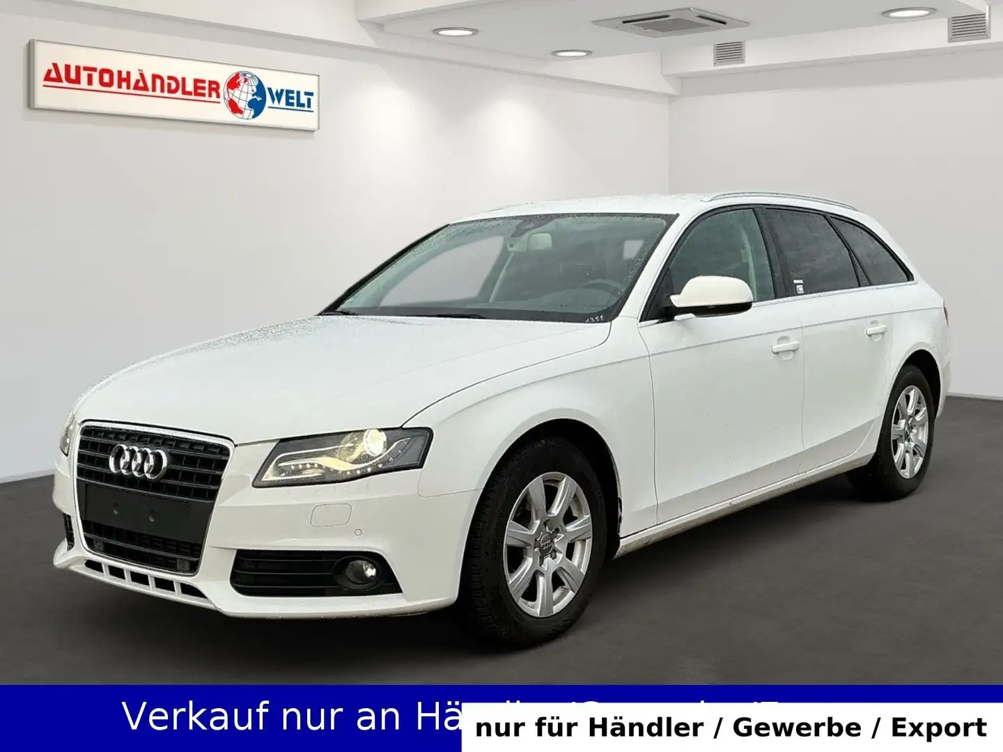 Audi A4 Avant Ambiente Blanc - 1