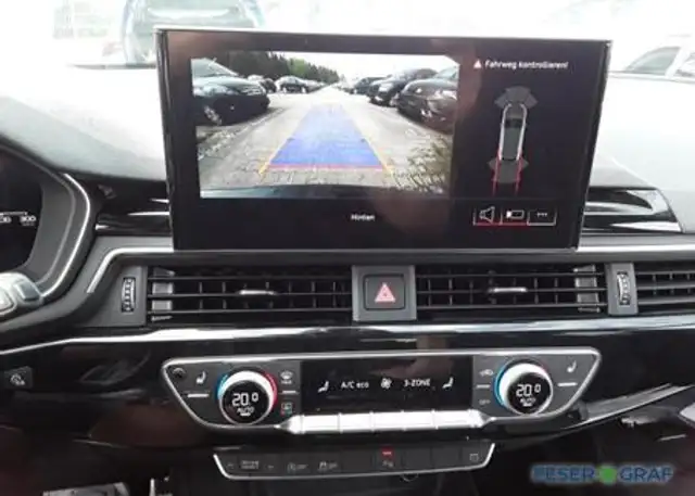 Audi A4 view 9