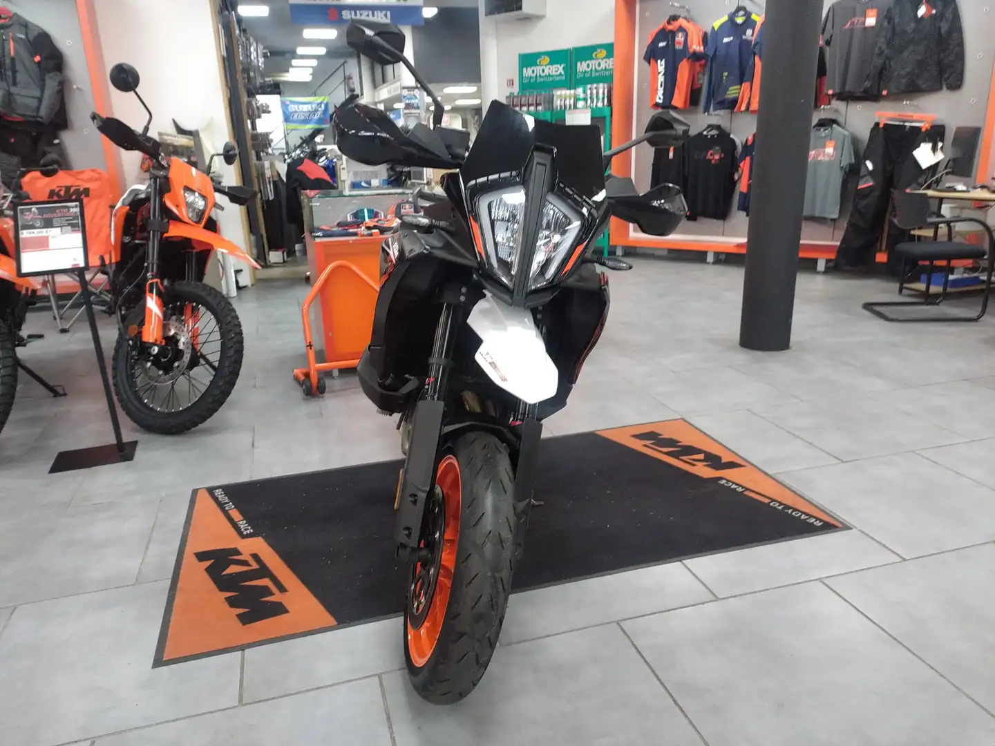 KTM 890 SMT Negro - 2