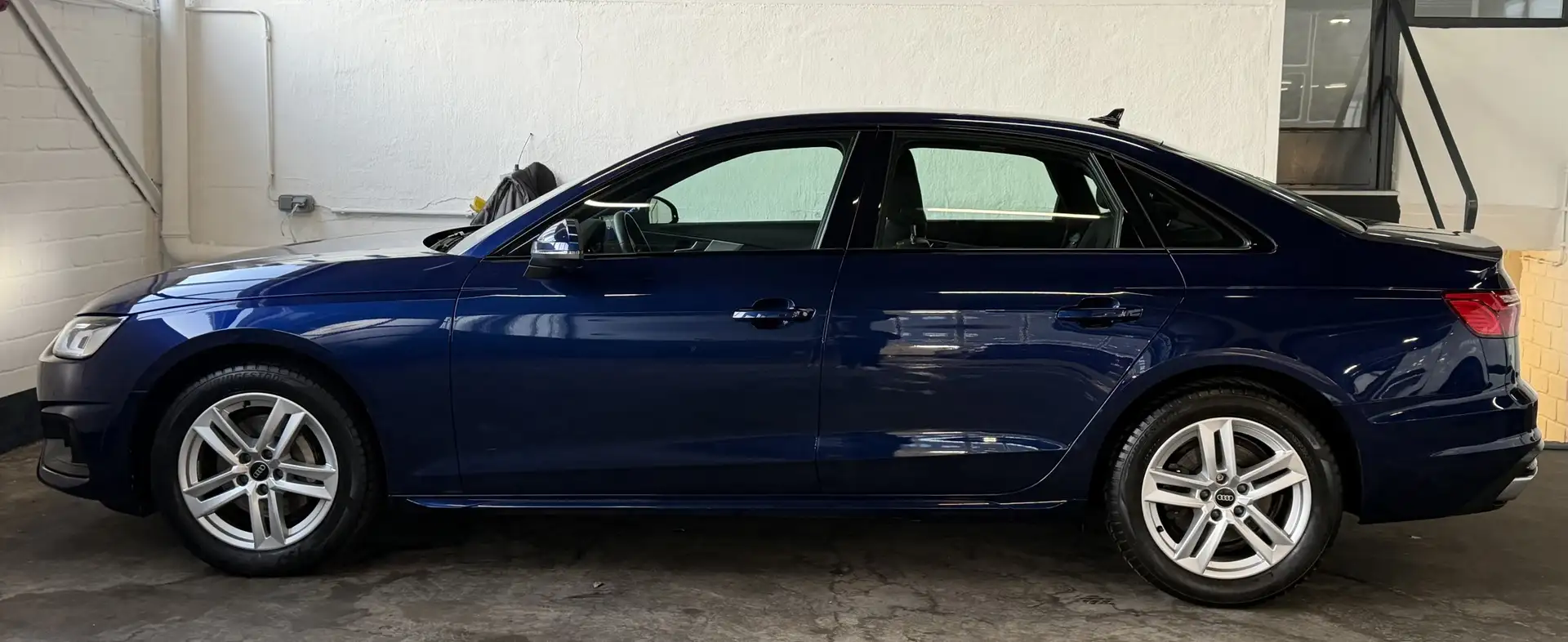 Audi A4 40 TDI S tronic advanced   RFK   Ambiente Blau - 2