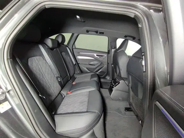 Audi A6 view 8