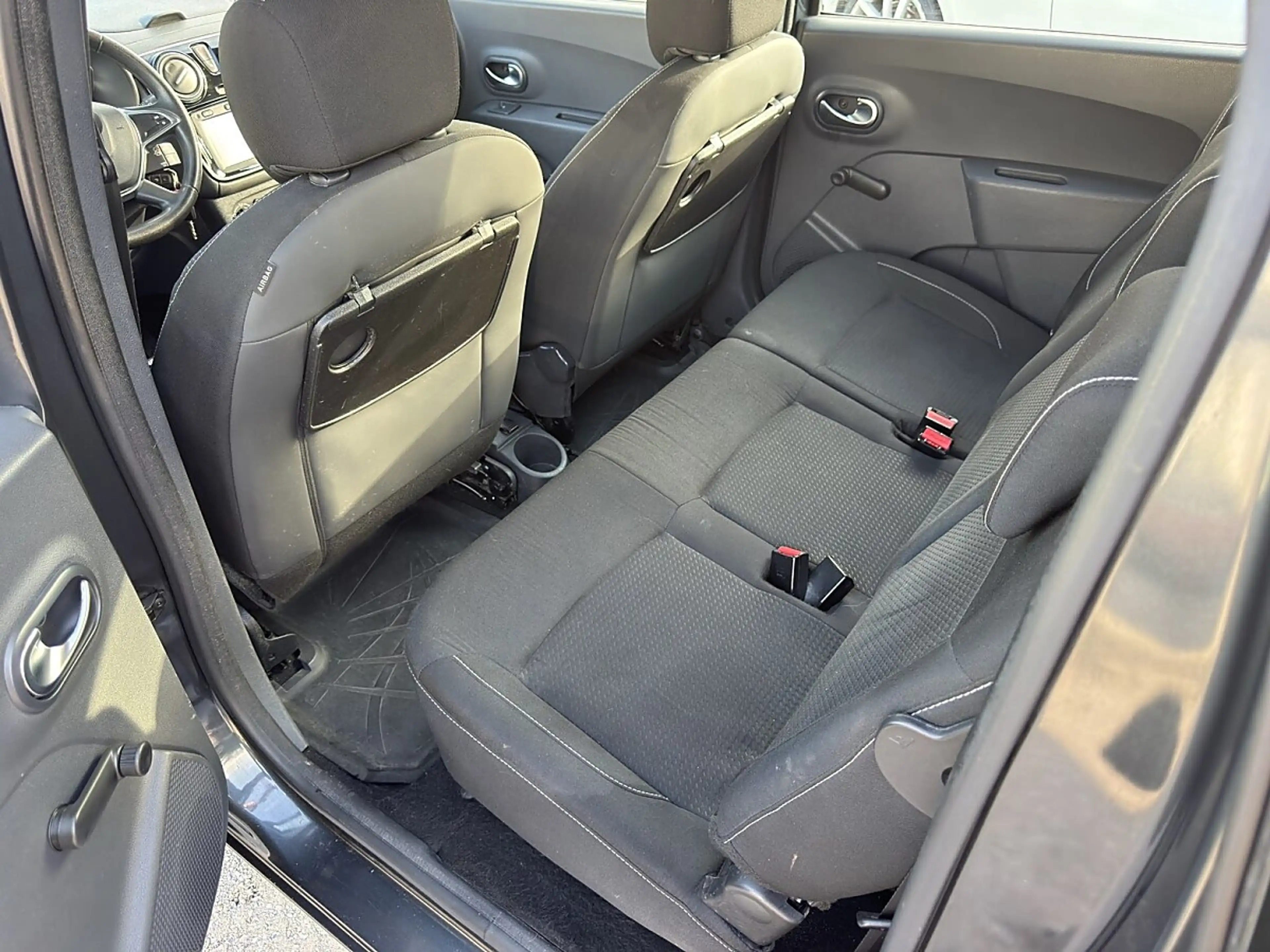Dacia Lodgy 1.2 TCe 115 Supreme Start&Stop * 7-Sitzer * — photo 6