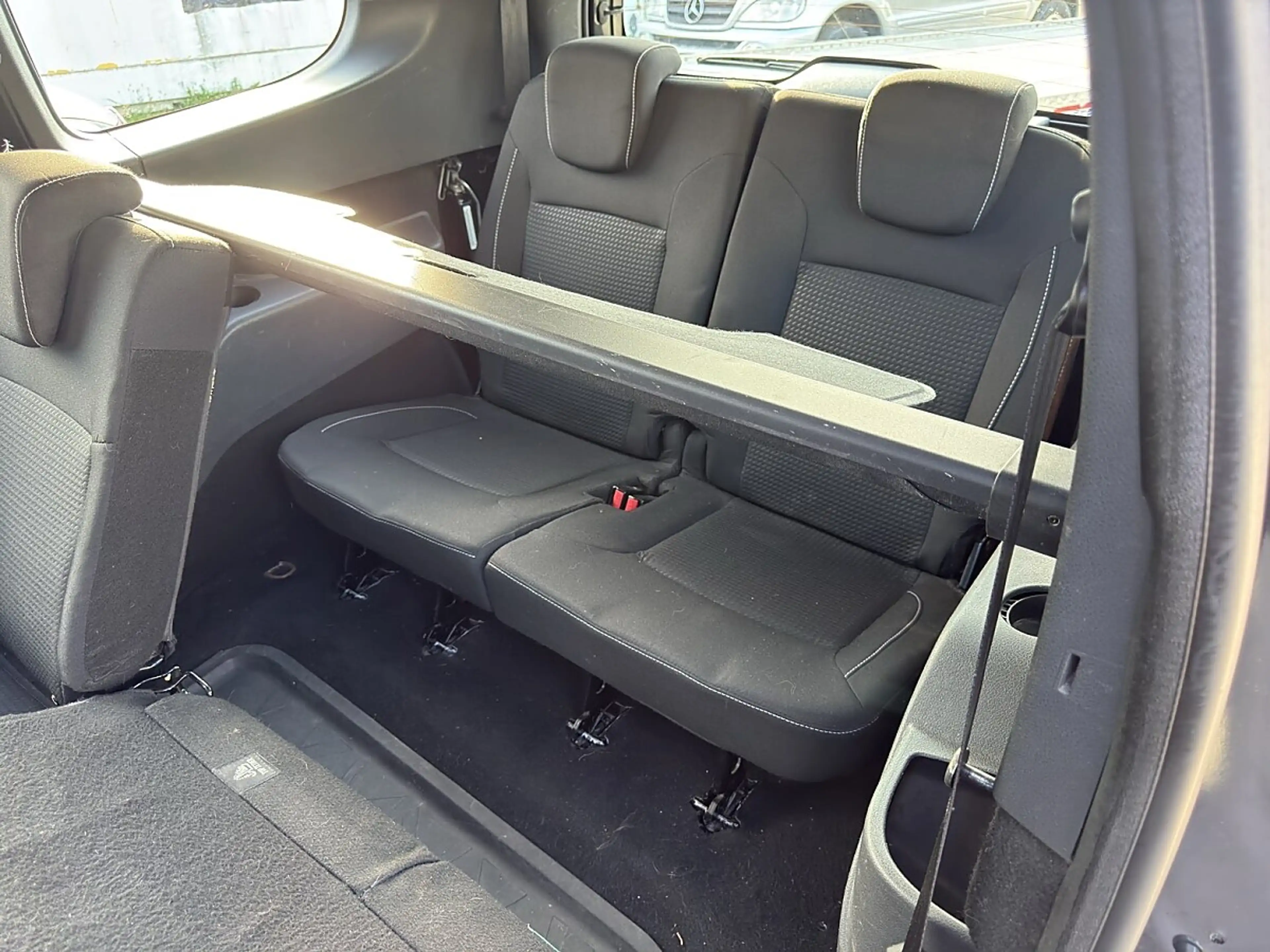 Dacia Lodgy 1.2 TCe 115 Supreme Start&Stop * 7-Sitzer * — photo 7