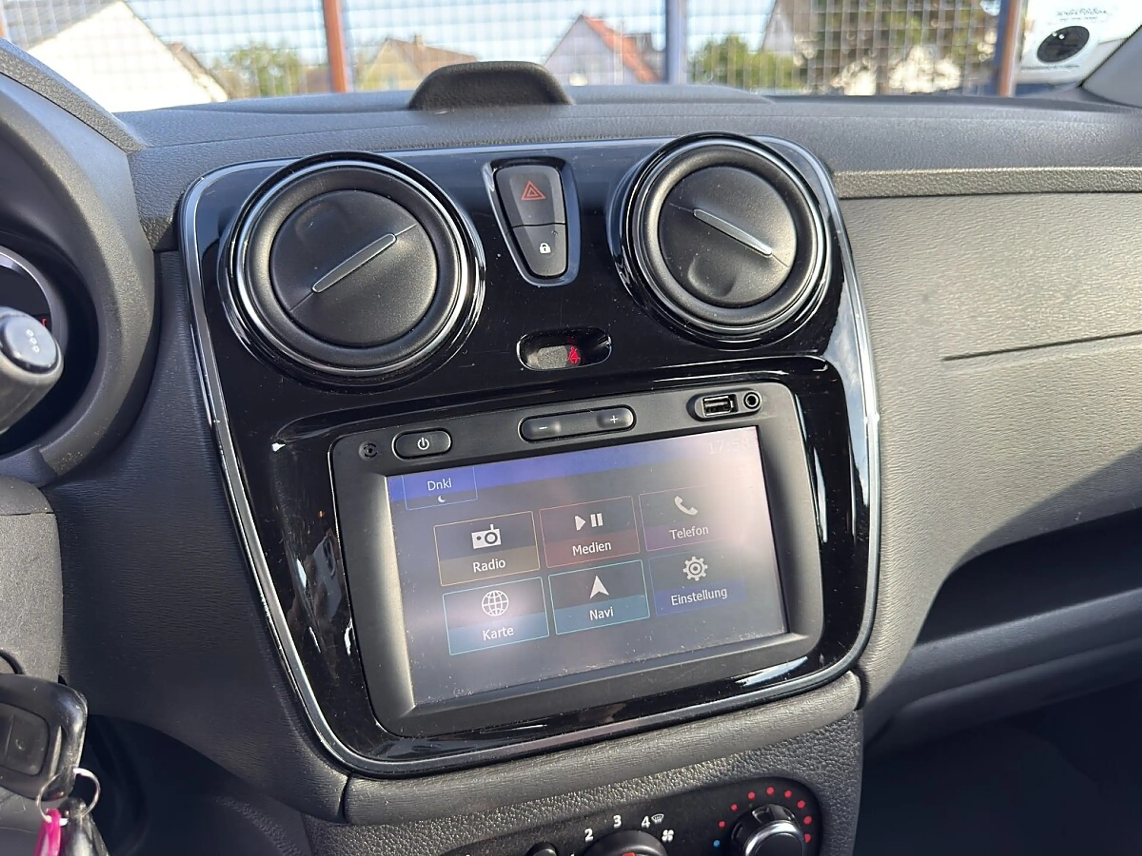 Dacia Lodgy 1.2 TCe 115 Supreme Start&Stop * 7-Sitzer * — photo 15