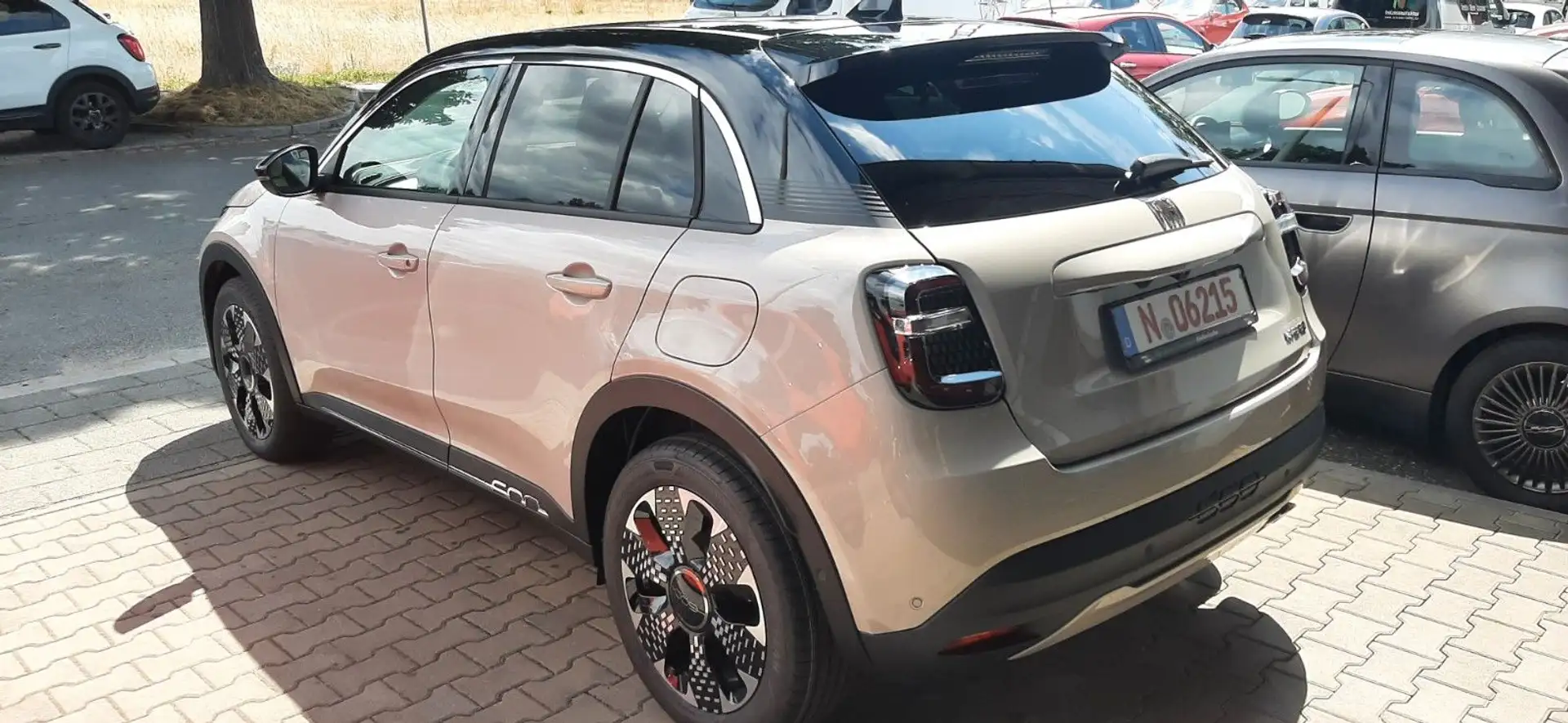 Fiat 600 La Prima Hybrid  145 PS NEU Bi Color schwarz Bleu - 2