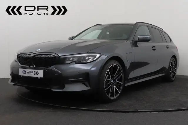 BMW 330 e TOURING TOPSTAAT - NAVI - DAB - LED