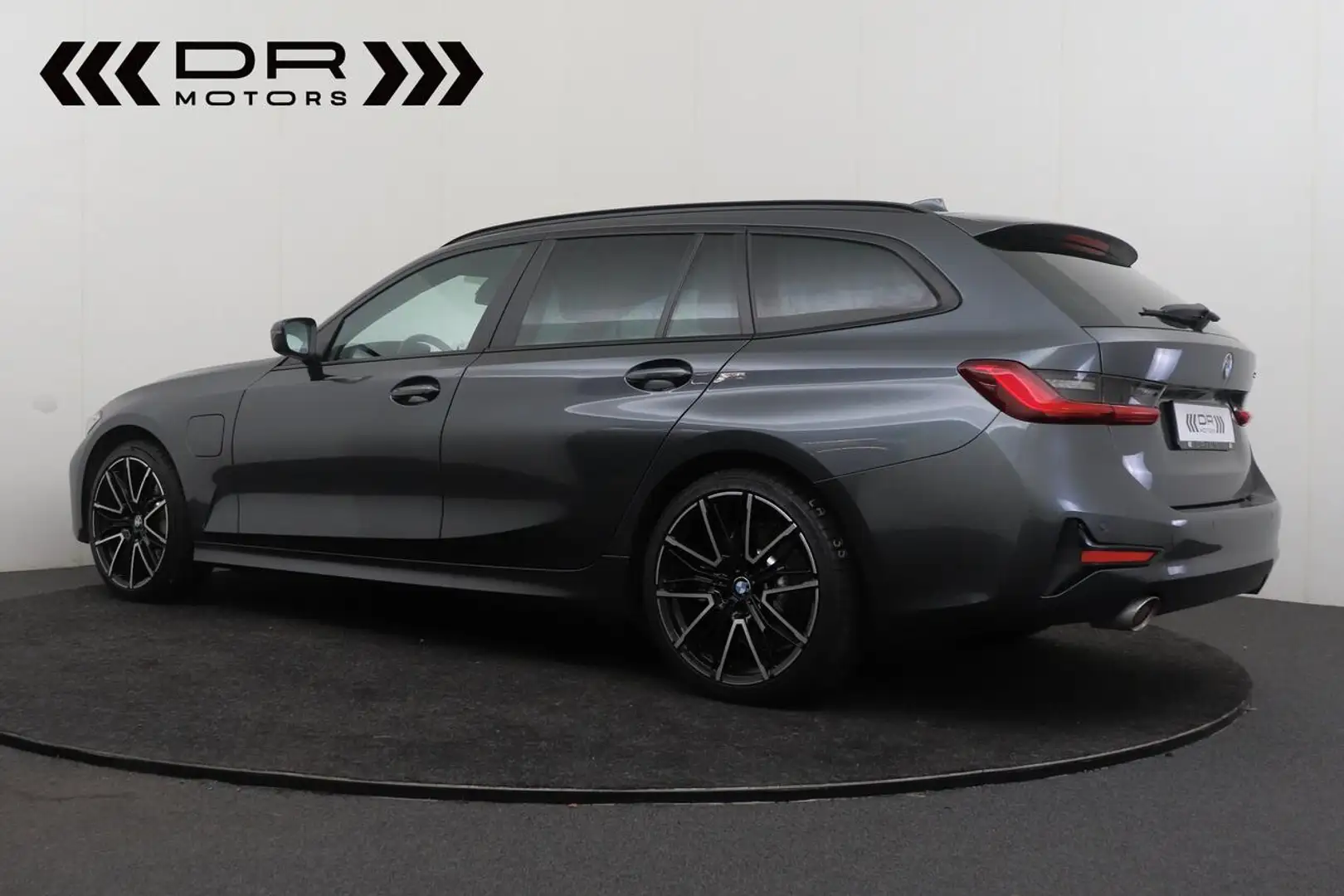 BMW 330 e TOURING ADVANTAGE - NAVI - DAB - LED Grau - 2