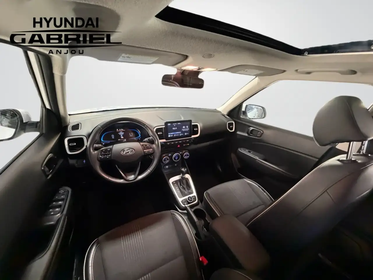 Hyundai Venue снимка Hyundai Venue