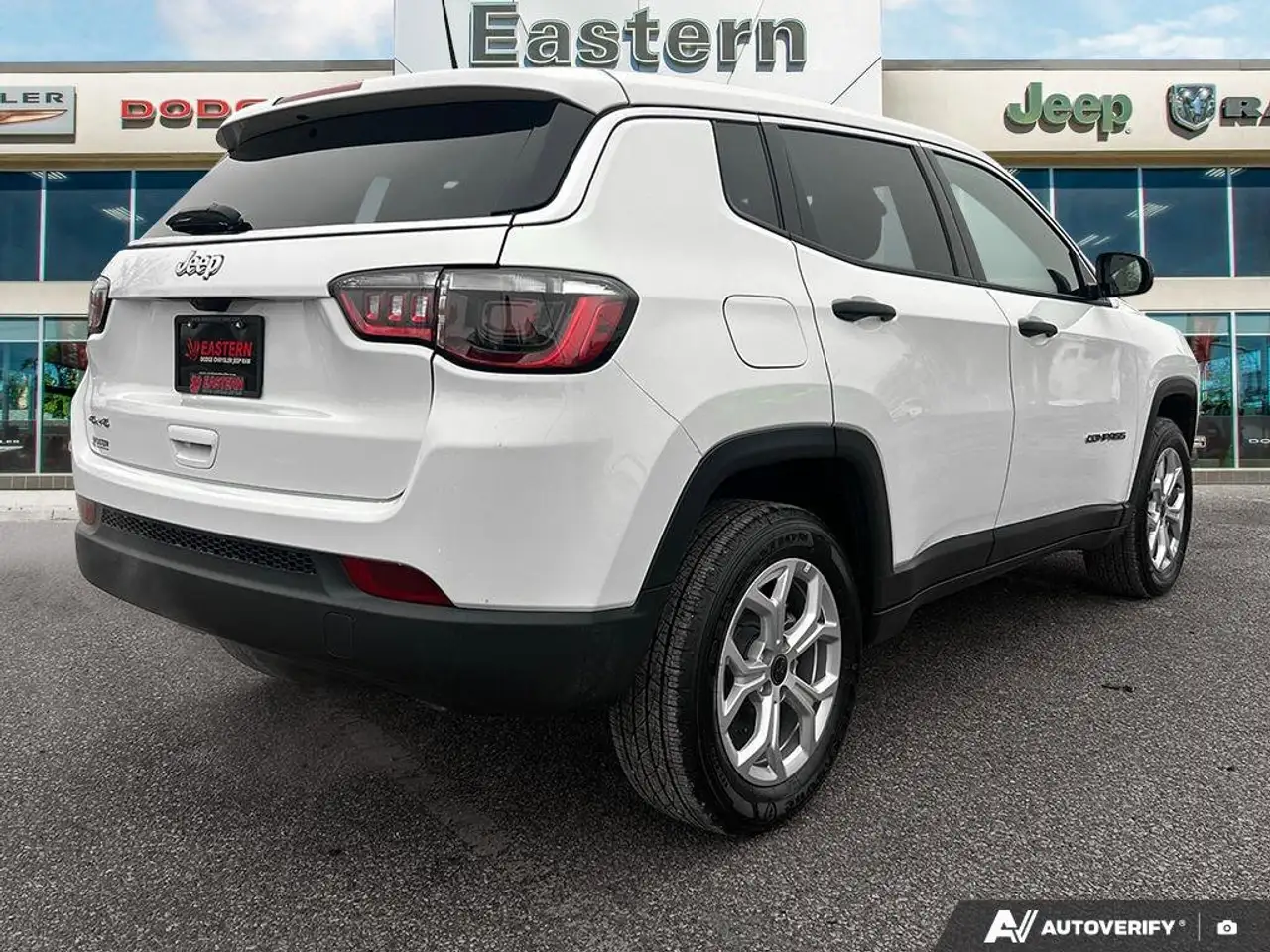 Jeep Compass photo Jeep Compass