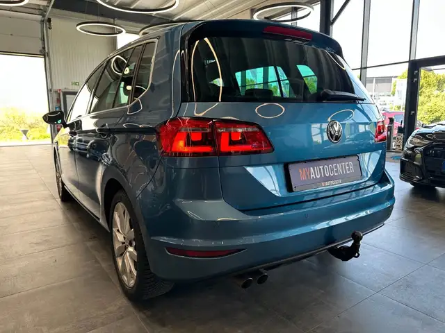 Volkswagen Golf view 5