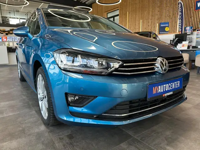 Volkswagen Golf view 3