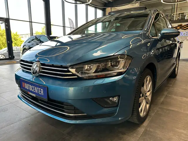 Volkswagen Golf view 4