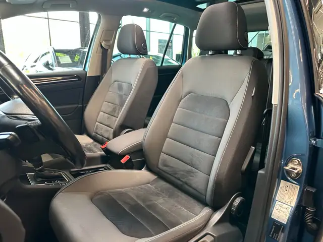 Volkswagen Golf view 8